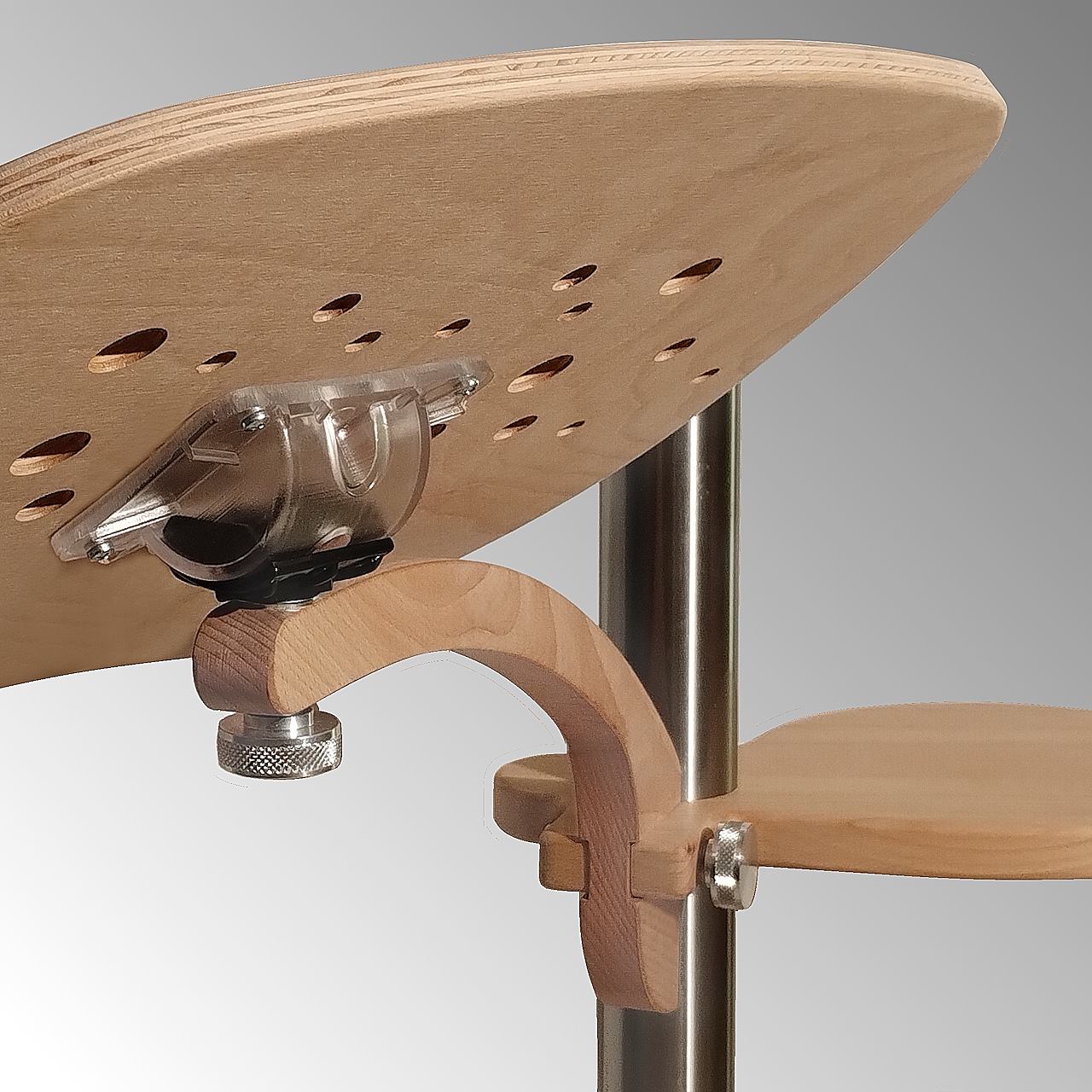 LapDesk il monocomando brevettato Lounge-tek per la regolazione del vassoio e del mouse pad in altezza